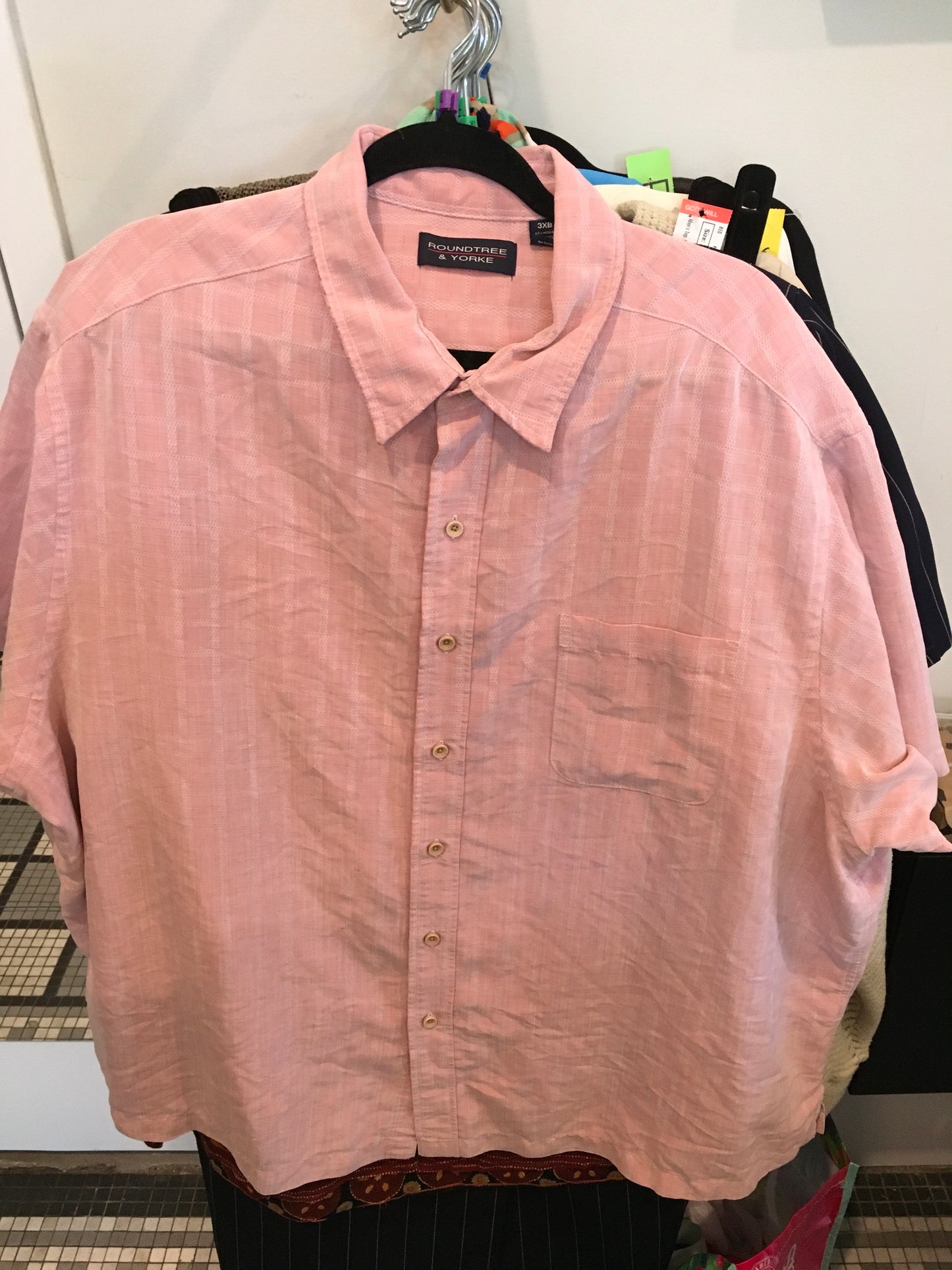 Roundtree & Yorke Pink Button Up