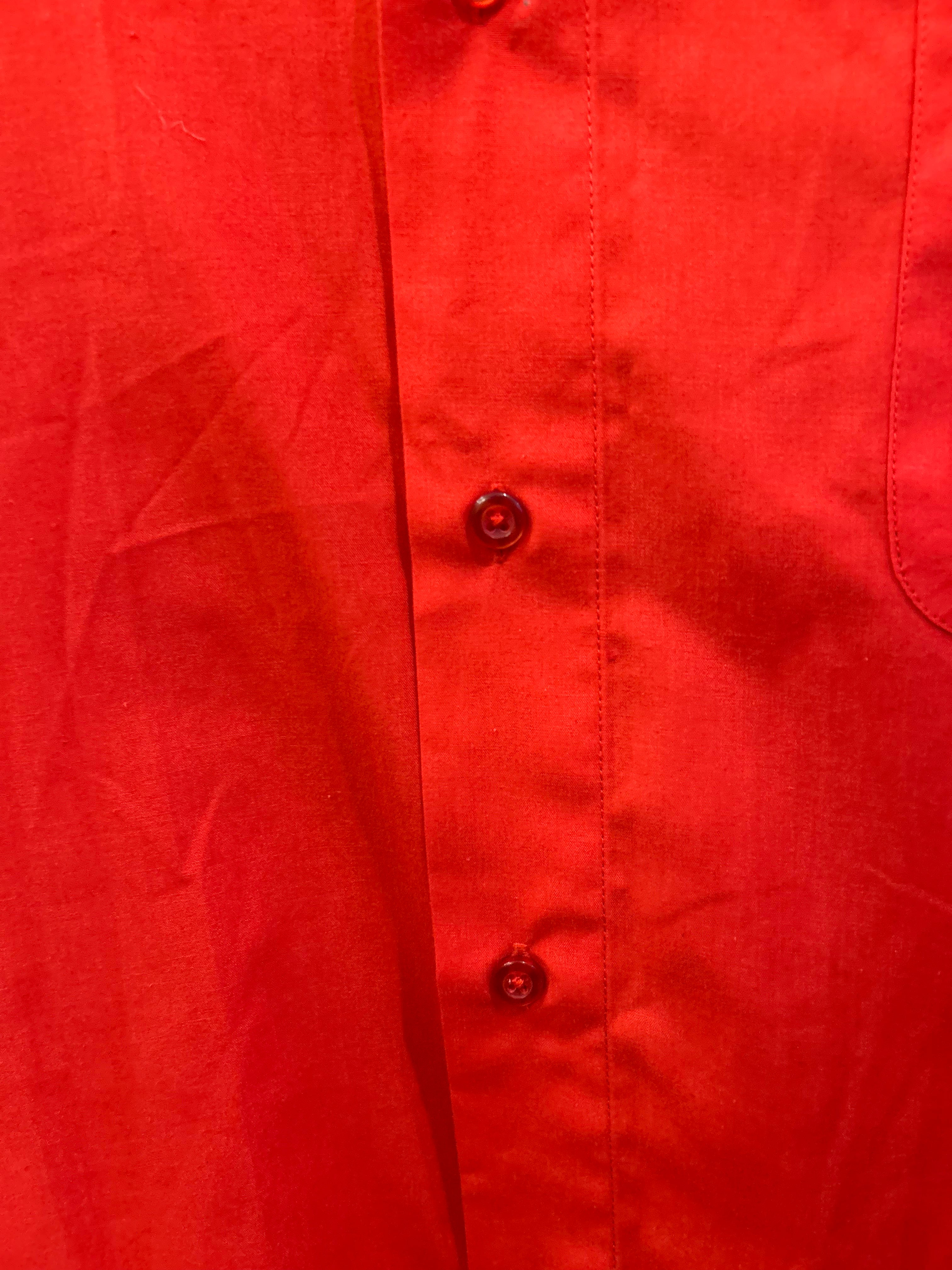 Porta Rosa Red Button Up