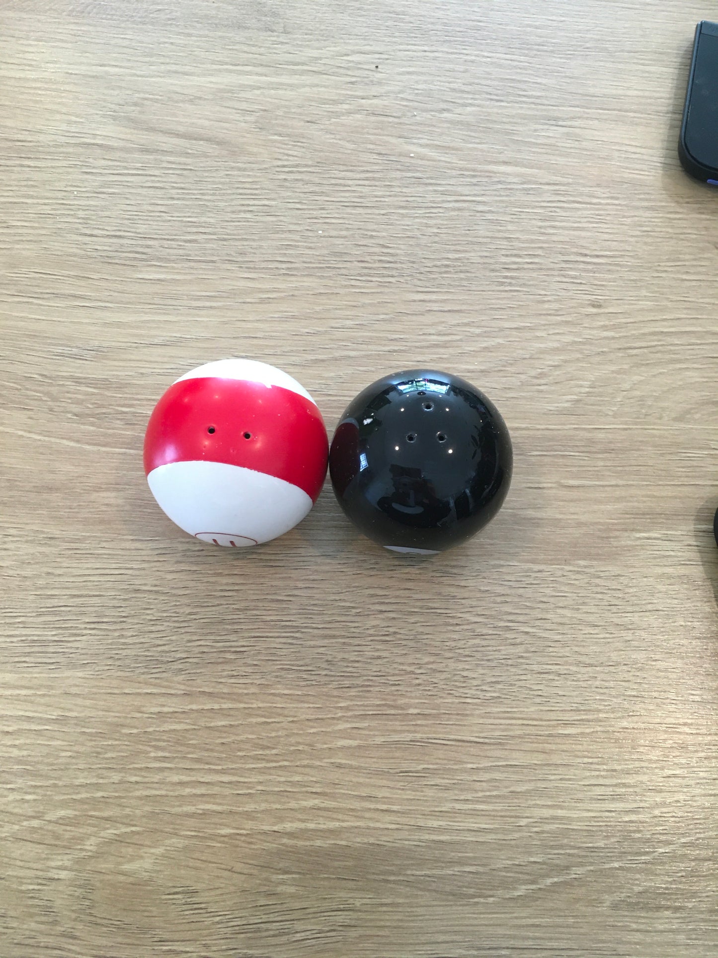 Billard Balls Salt and Pepper Shaker