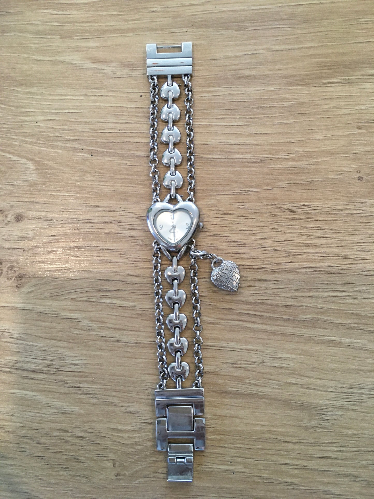 Silver heart face & chain fashion watch (not operating)