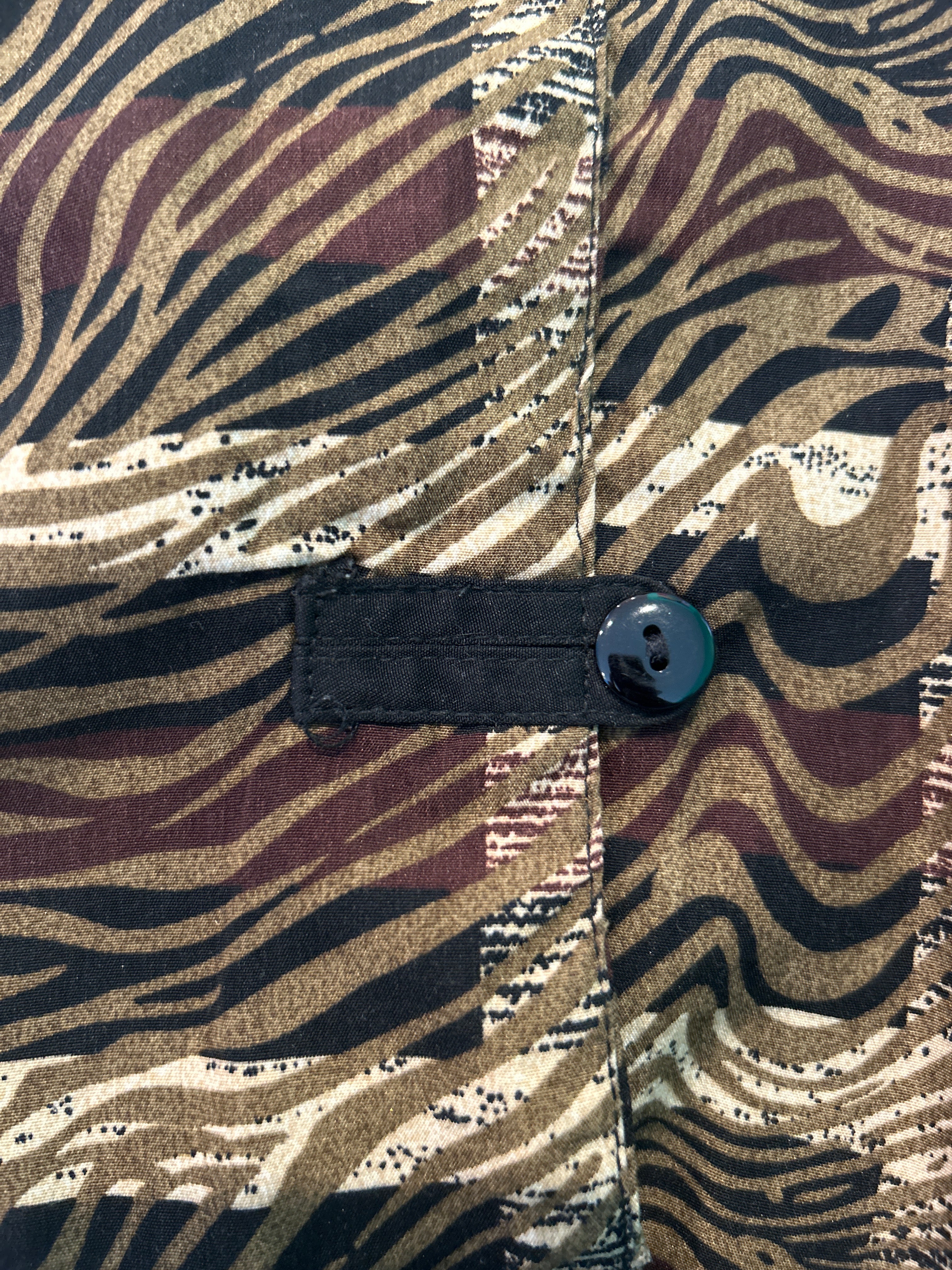 Trendy Looks Abstract Button Up