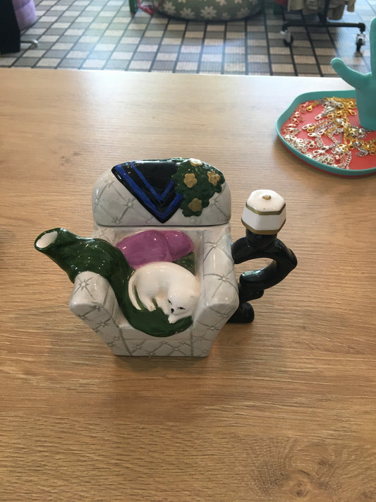 Houston Harvest Cat on Couch Teapot