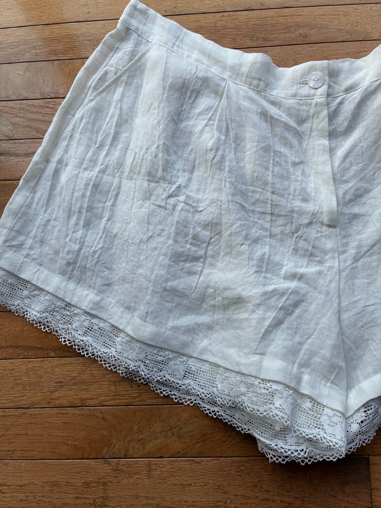 Linen Naive Shorts