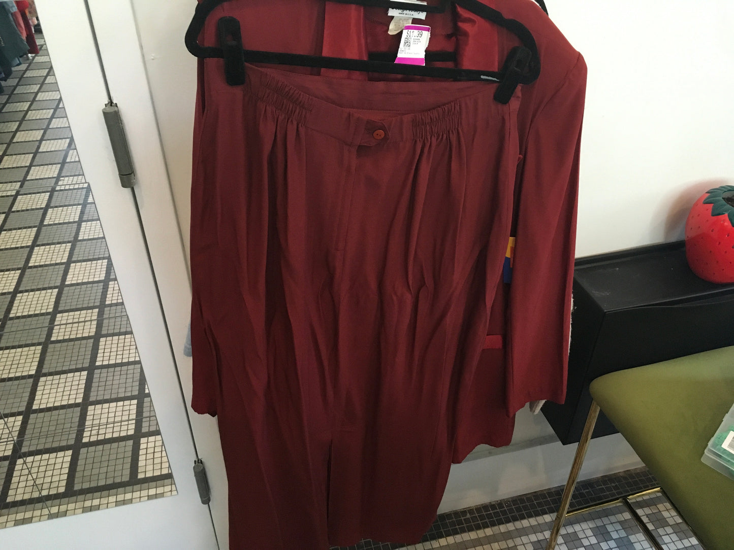 XL Design Todays Red Skirt