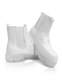 White Moon Boots
